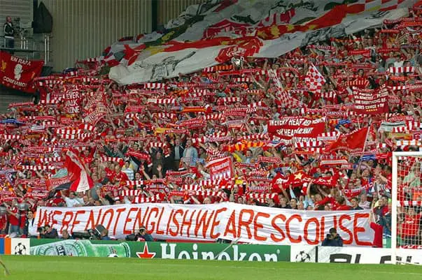 Liverpool supporters tijdens voetbalreis